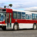 海外へ輸出された日本製の中古バス (元国際興業バスのいすゞキュービック)