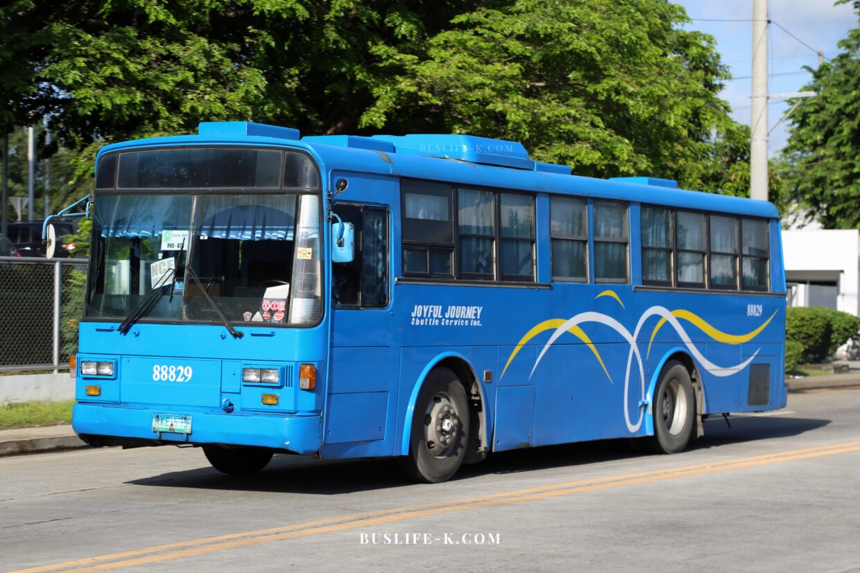 海外へ輸出された日本製の中古バス (元都営バスのいすゞ 5E)