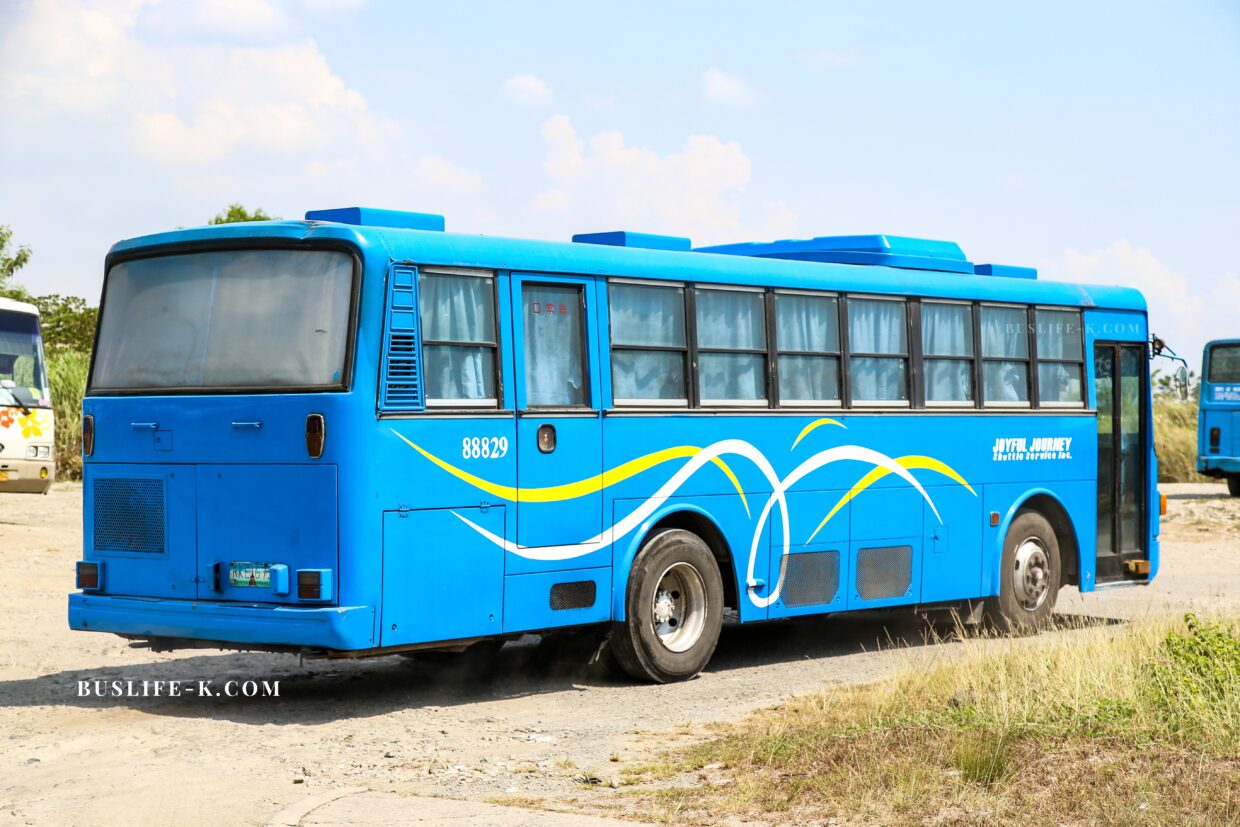 海外へ輸出された日本製の中古バス (元都営バスのいすゞ 5E)