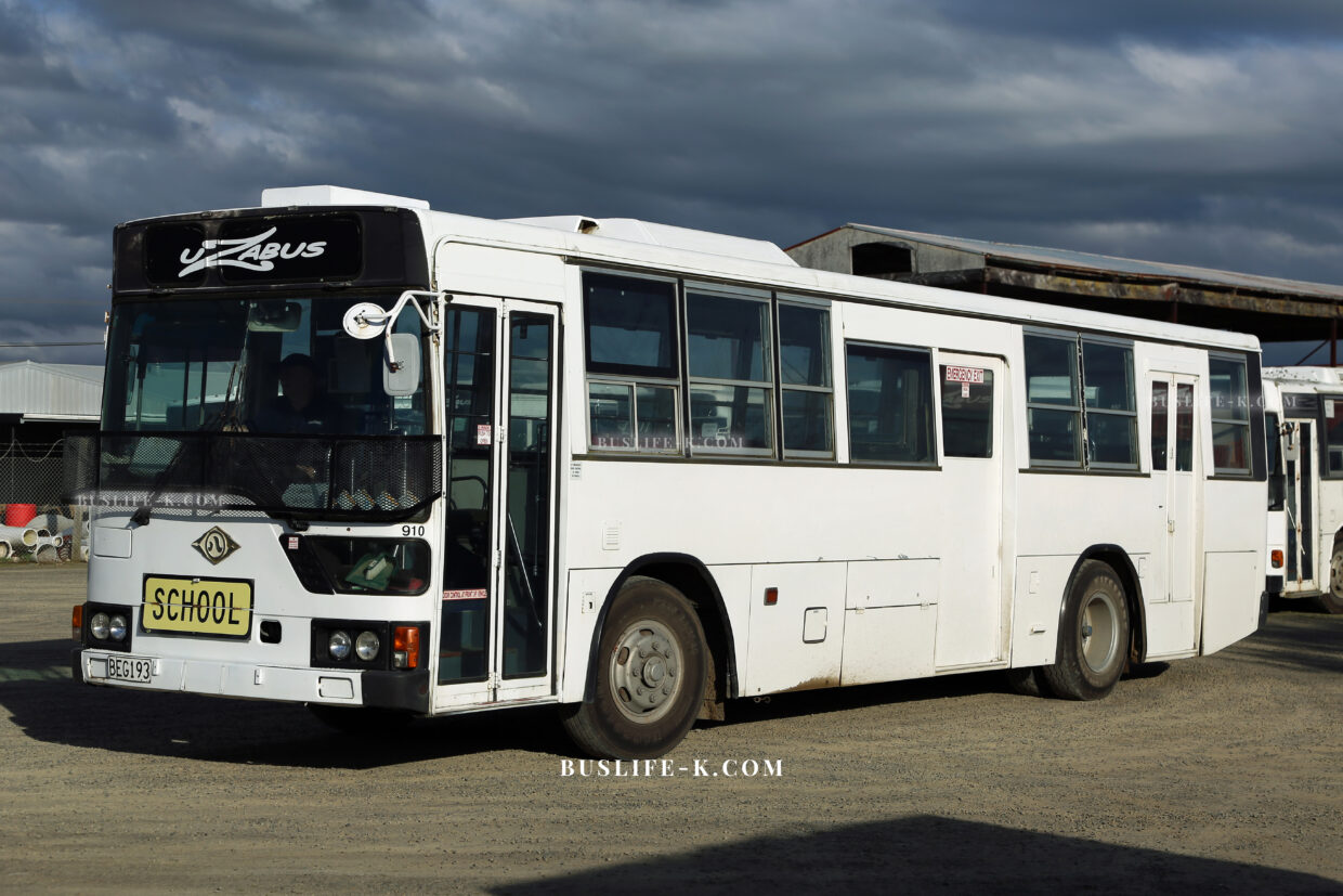 海外へ輸出された日本製の中古バス (元名古屋市交通局の三菱ふそう エアロスターM)