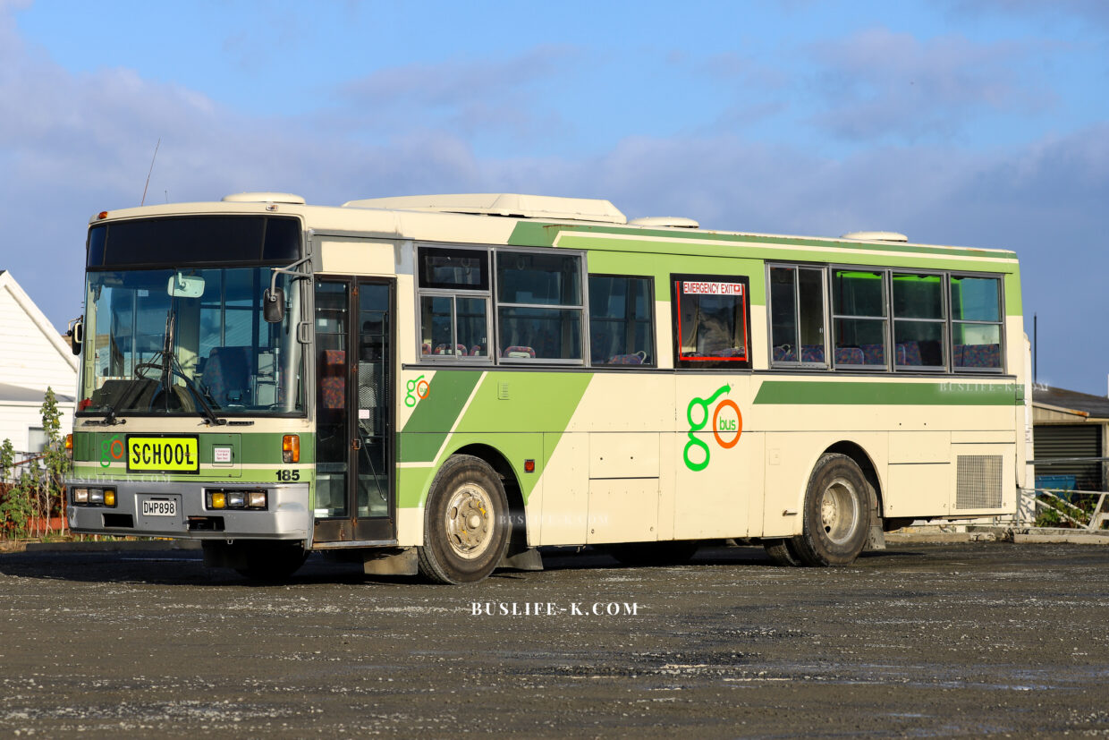 海外へ輸出された日本製の中古バス (元相鉄バス)